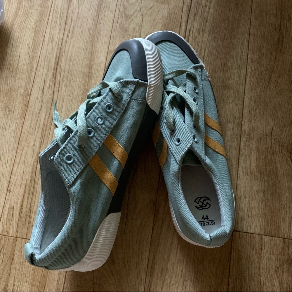 mens sneakers